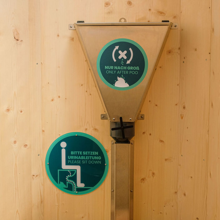 Streuspender für Trockentoilette.